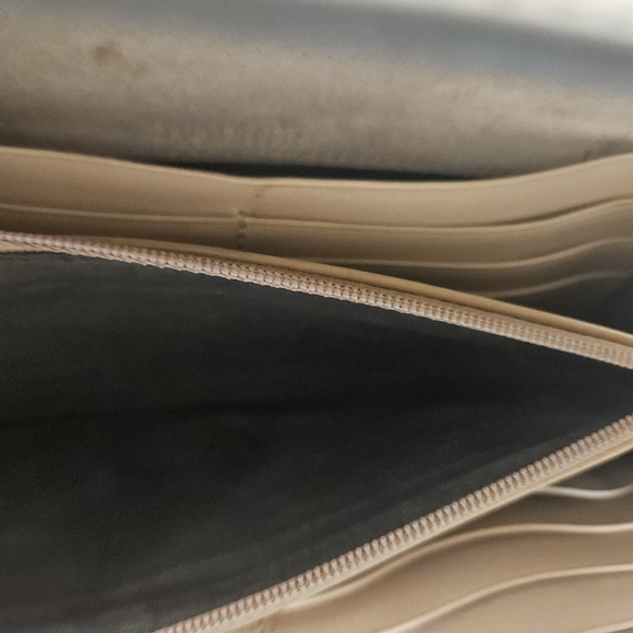 Gucci Wallet - Picture 7 of 9